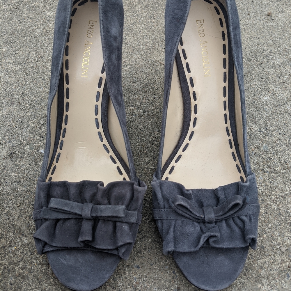 NWOT Enzo Angiolini Grey Suede Open Toe Heels 9M